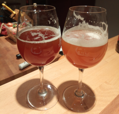 Farbspiel zweier Biere